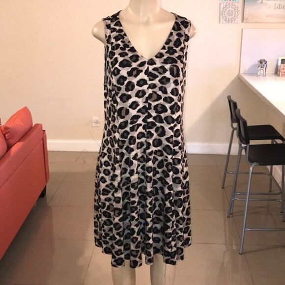 (3/$15) premise leopard print flow dress - Picture 2 of 7